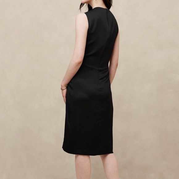 Banana Hammered Satin Knee Length Dress - Picture 3 of 4